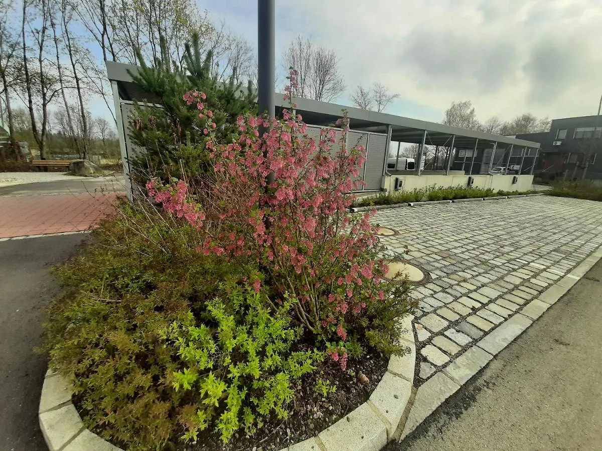 Hotel Garni Fischerfleck In Ismaning Near Munich Bed & Breakfast